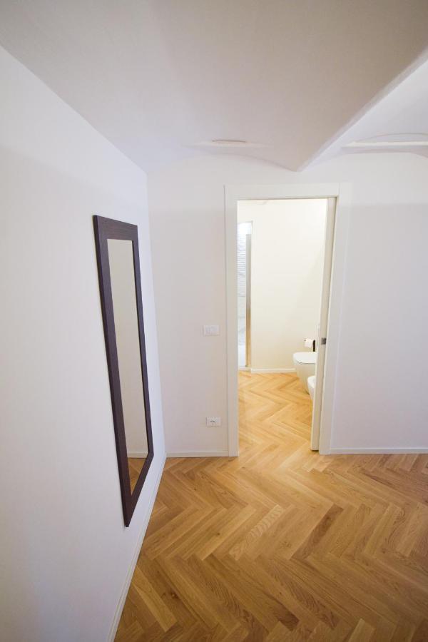 Sibilla Suite Apartment - Via Piella 14 Болонья Экстерьер фото